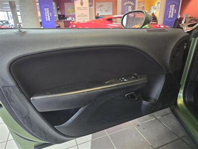 2018 Dodge Challenger SXT 2DR COUPE   - Photo 7 - Hamilton, OH 45015