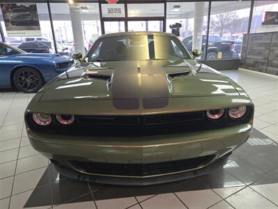 2018 Dodge Challenger SXT 2DR COUPE   - Photo 2 - Hamilton, OH 45015