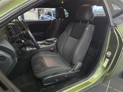 2018 Dodge Challenger SXT 2DR COUPE   - Photo 9 - Hamilton, OH 45015