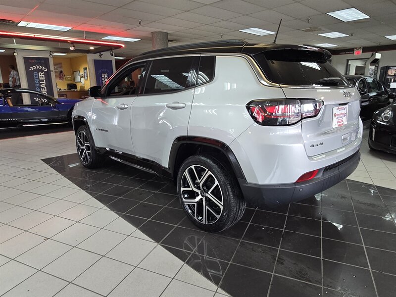 2025 Jeep Compass Limited 4DR SUV 4X4 - Photo 5 - Hamilton, OH 45015