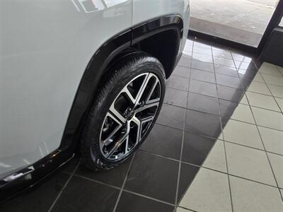 2025 Jeep Compass Limited 4DR SUV 4X4 - Photo 40 - Hamilton, OH 45015