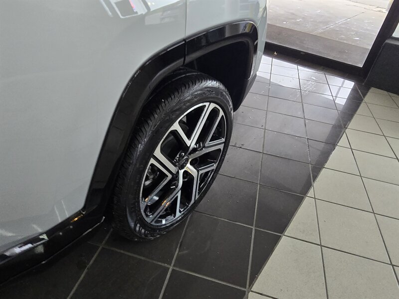 2025 Jeep Compass Limited 4DR SUV 4X4 - Photo 40 - Hamilton, OH 45015