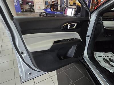 2025 Jeep Compass Limited 4DR SUV 4X4 - Photo 7 - Hamilton, OH 45015