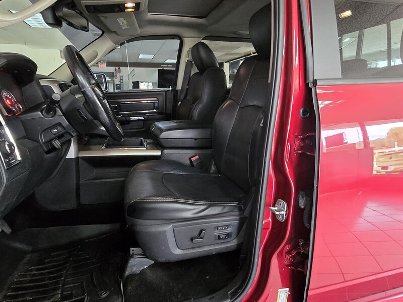 2015 RAM 1500 Laramie CREW CAB 4X4/V8 - Photo 9 - Hamilton, OH 45015