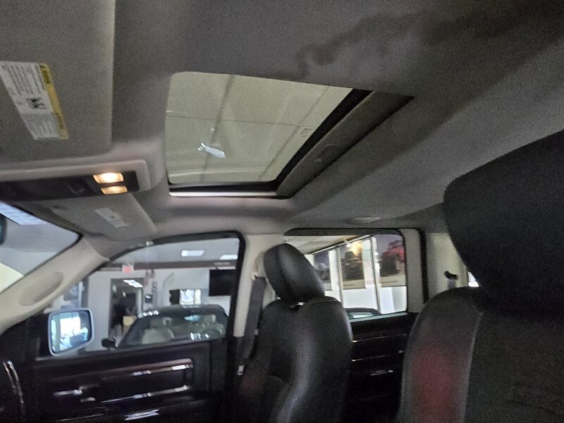 2015 RAM 1500 Laramie CREW CAB 4X4/V8 - Photo 33 - Hamilton, OH 45015
