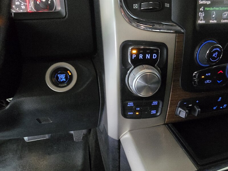 2015 RAM 1500 Laramie CREW CAB 4X4/V8 - Photo 32 - Hamilton, OH 45015