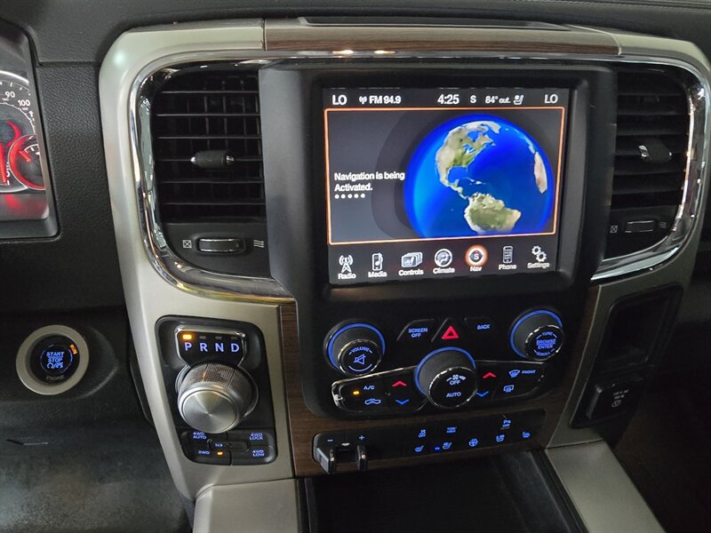 2015 RAM 1500 Laramie CREW CAB 4X4/V8 - Photo 28 - Hamilton, OH 45015