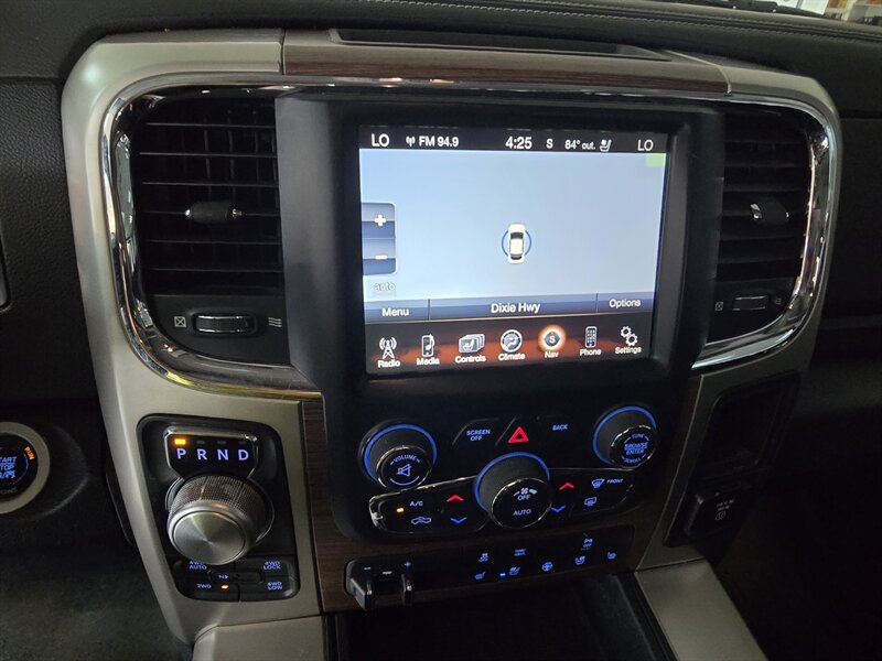 2015 RAM 1500 Laramie CREW CAB 4X4/V8 - Photo 29 - Hamilton, OH 45015