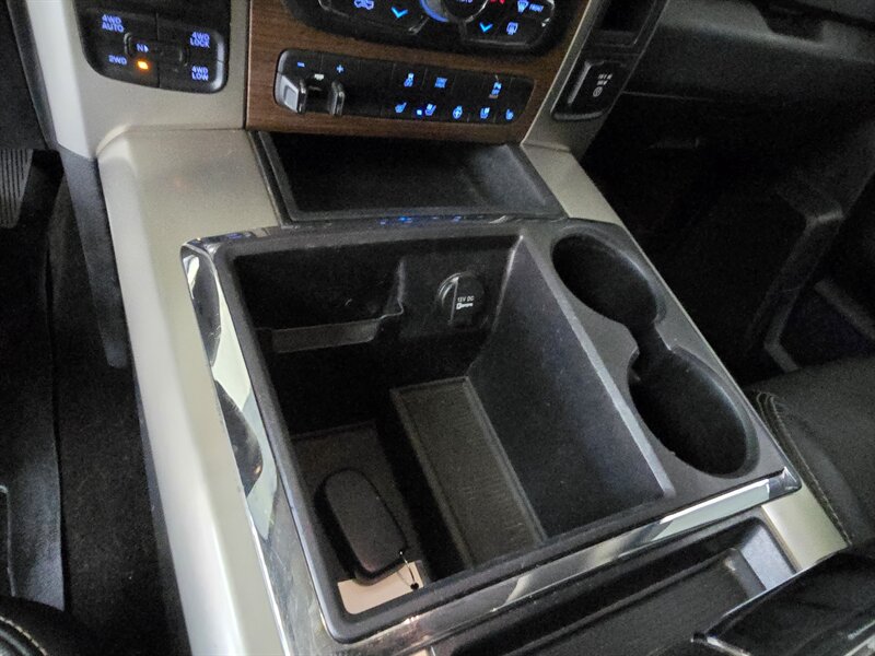 2015 RAM 1500 Laramie CREW CAB 4X4/V8 - Photo 23 - Hamilton, OH 45015