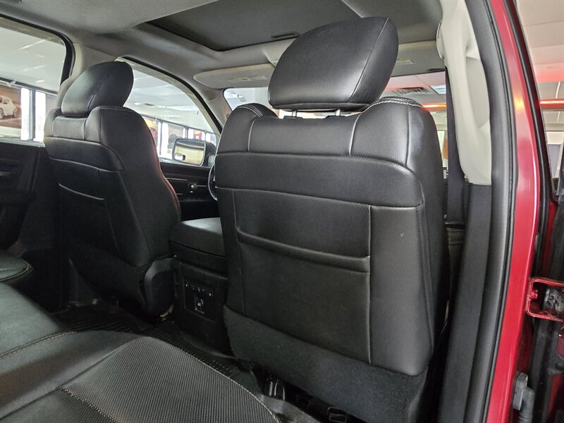 2015 RAM 1500 Laramie CREW CAB 4X4/V8 - Photo 17 - Hamilton, OH 45015