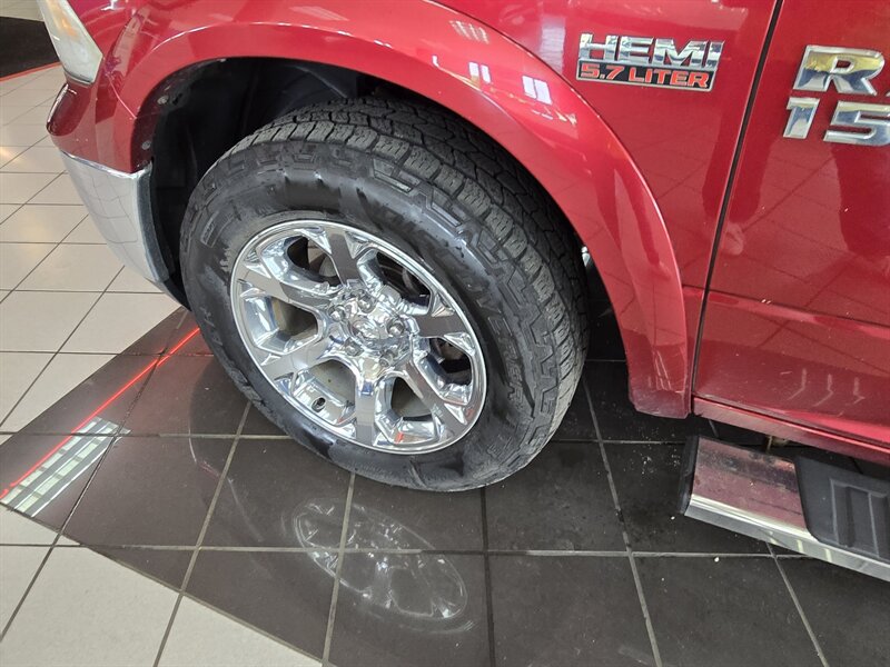 2015 RAM 1500 Laramie CREW CAB 4X4/V8 - Photo 34 - Hamilton, OH 45015