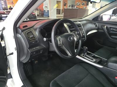 2015 Nissan Altima 2.5 S 4DR SEDAN   - Photo 8 - Hamilton, OH 45015