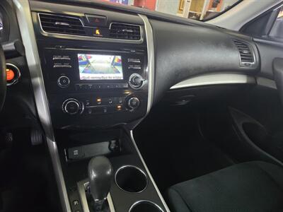 2015 Nissan Altima 2.5 S 4DR SEDAN   - Photo 21 - Hamilton, OH 45015