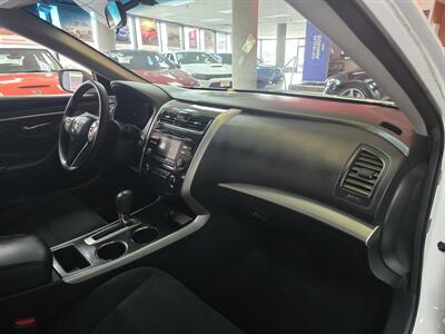 2015 Nissan Altima 2.5 S 4DR SEDAN   - Photo 13 - Hamilton, OH 45015