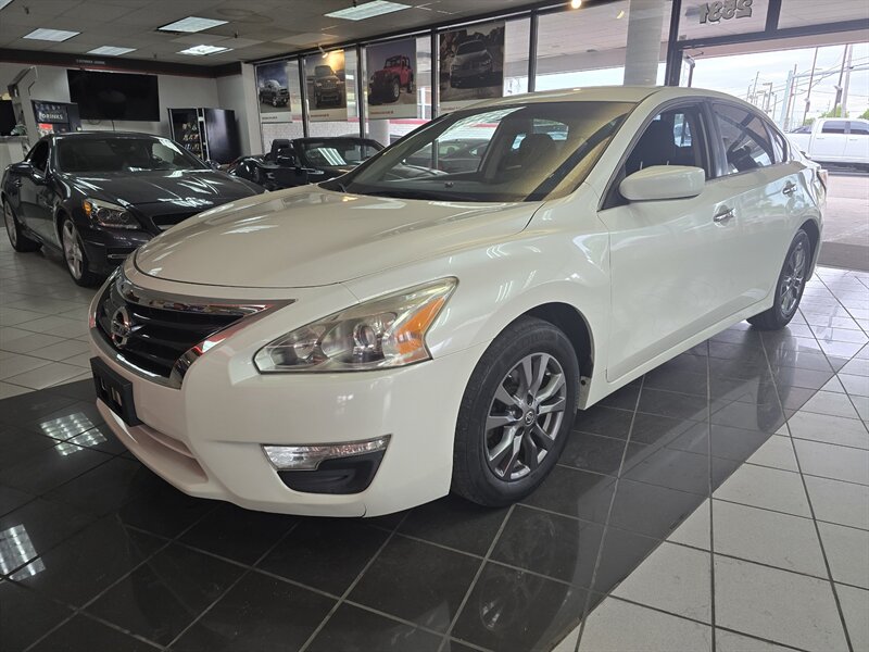 2015 Nissan Altima 2.5 S 4DR SEDAN   - Photo 1 - Hamilton, OH 45015
