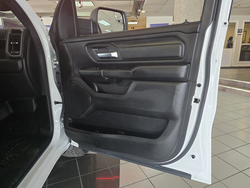 2022 RAM 1500 Tradesman - Photo 12 - Hamilton, OH 45015