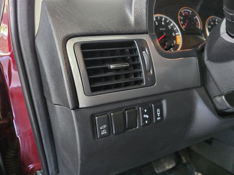 2012 Nissan Armada SV 4DR SUV AWD - Photo 22 - Hamilton, OH 45015