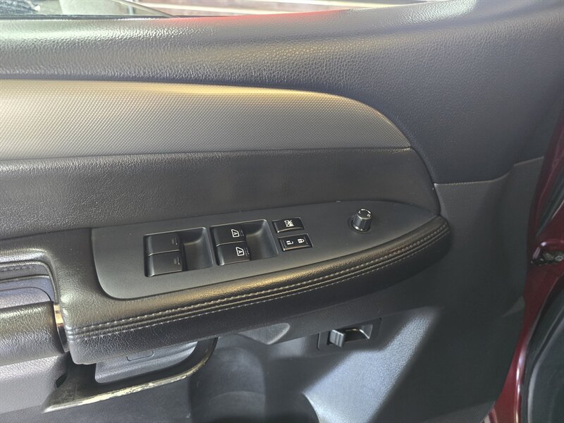 2012 Nissan Armada SV 4DR SUV AWD - Photo 20 - Hamilton, OH 45015