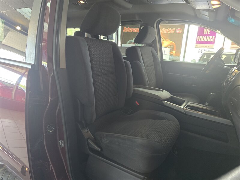 2012 Nissan Armada SV 4DR SUV AWD - Photo 16 - Hamilton, OH 45015