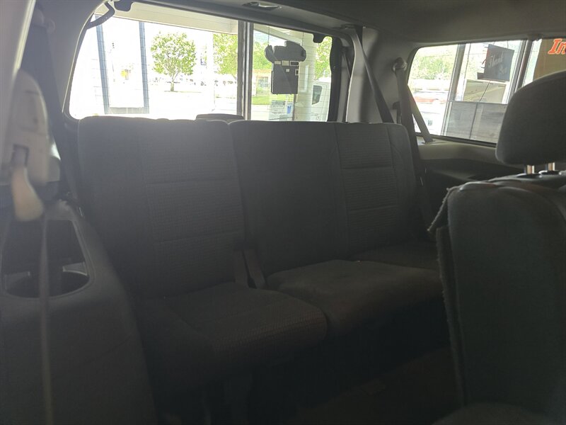 2012 Nissan Armada SV 4DR SUV AWD - Photo 19 - Hamilton, OH 45015