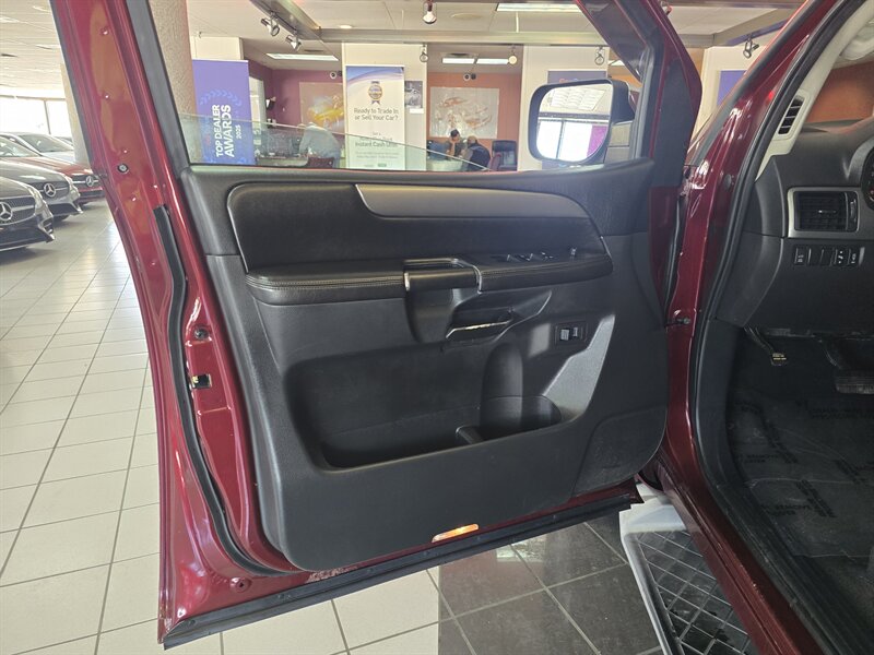 2012 Nissan Armada SV 4DR SUV AWD - Photo 7 - Hamilton, OH 45015