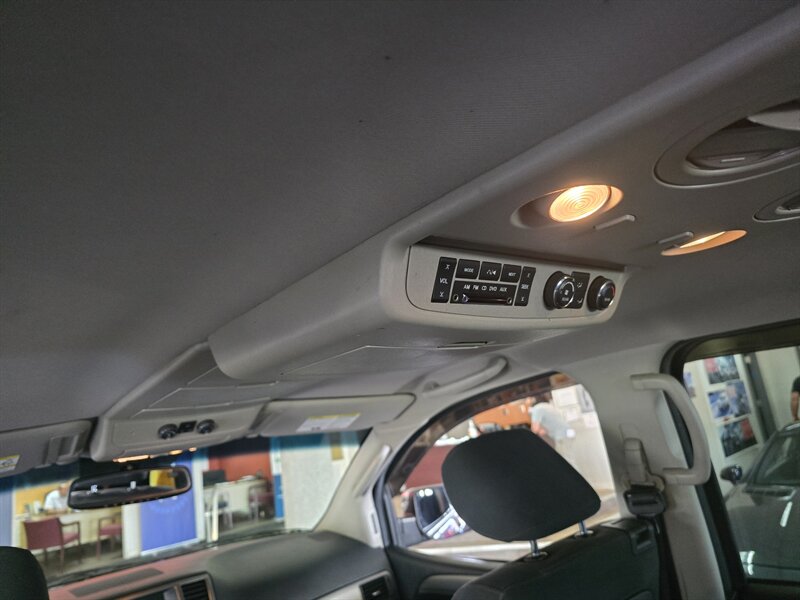 2012 Nissan Armada SV 4DR SUV AWD - Photo 13 - Hamilton, OH 45015