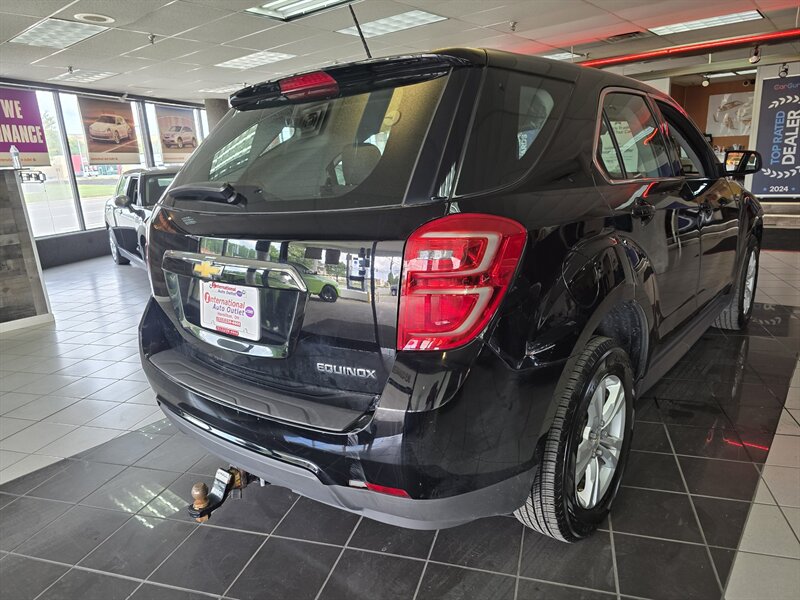 2016 Chevrolet Equinox LS 4DR SUV - Photo 8 - Hamilton, OH 45015