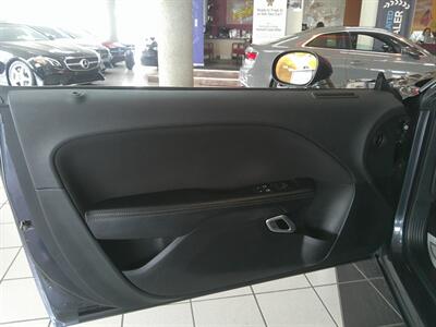 2017 Dodge Challenger R/T 2DR COUPE   - Photo 8 - Hamilton, OH 45015