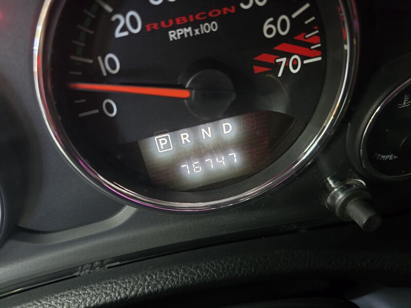 2013 Jeep Wrangler UNLIMITED RUBICON 4DR SUV 4X4/10TH ANNIVERSARY - Photo 26 - Hamilton, OH 45015