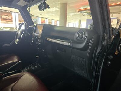 2013 Jeep Wrangler UNLIMITED RUBICON 4DR SUV 4X4/10TH ANNIVERSARY - Photo 14 - Hamilton, OH 45015