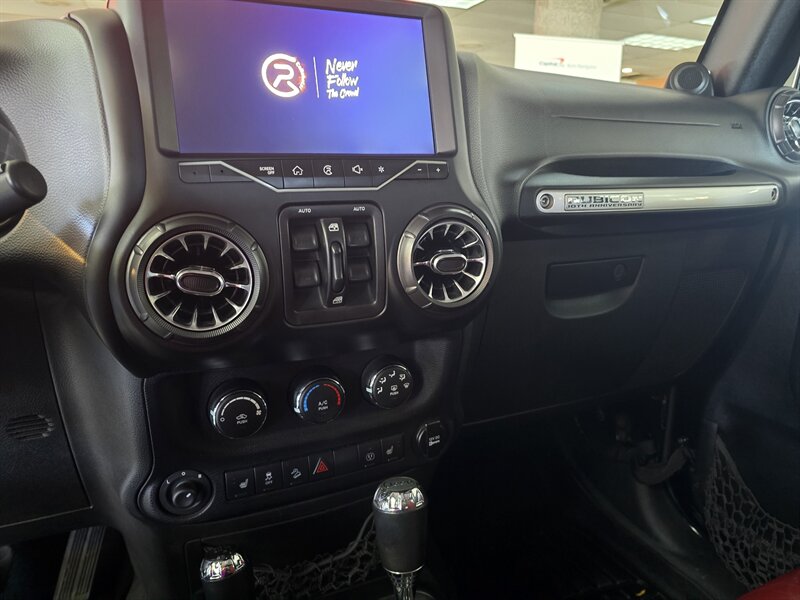 2013 Jeep Wrangler UNLIMITED RUBICON 4DR SUV 4X4/10TH ANNIVERSARY - Photo 19 - Hamilton, OH 45015