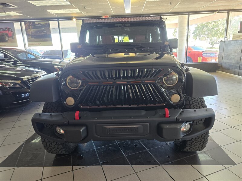 2013 Jeep Wrangler UNLIMITED RUBICON 4DR SUV 4X4/10TH ANNIVERSARY - Photo 2 - Hamilton, OH 45015