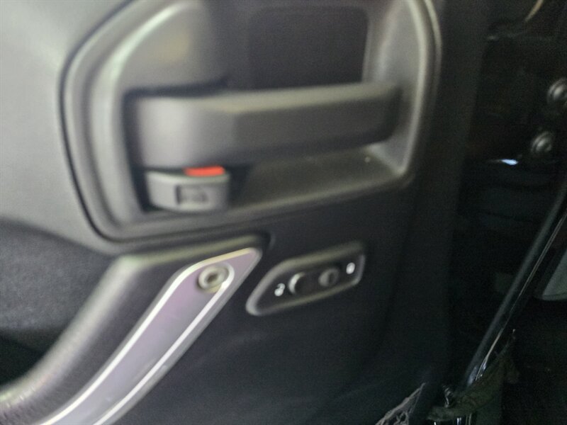 2013 Jeep Wrangler UNLIMITED RUBICON 4DR SUV 4X4/10TH ANNIVERSARY - Photo 18 - Hamilton, OH 45015