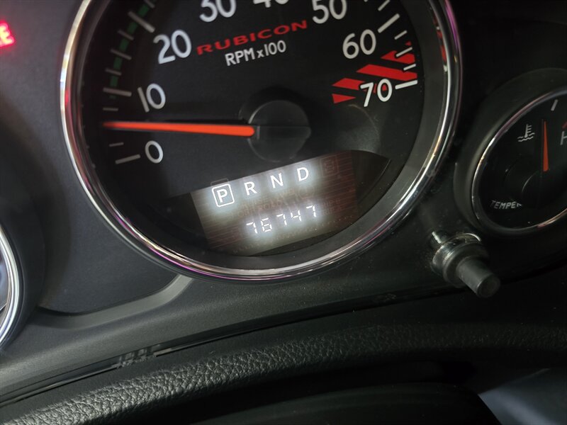 2013 Jeep Wrangler UNLIMITED RUBICON 4DR SUV 4X4/10TH ANNIVERSARY - Photo 27 - Hamilton, OH 45015