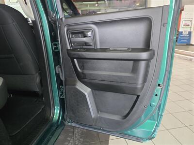 2022 RAM 1500 Classic Tradesman 4DR QUAD CAB 4X4   - Photo 15 - Hamilton, OH 45015