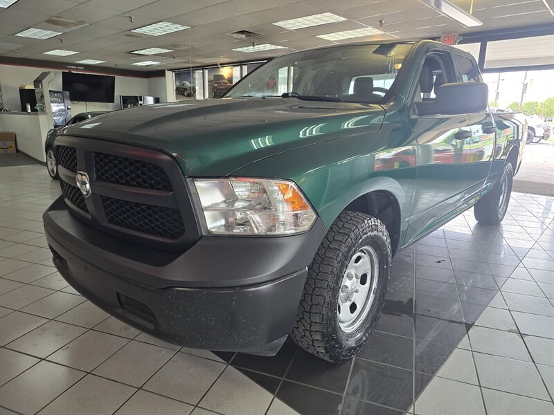 2022 RAM 1500 Classic Tradesman 4DR QUAD CAB 4X4   - Photo 1 - Hamilton, OH 45015