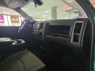 2022 RAM 1500 Classic Tradesman 4DR QUAD CAB 4X4   - Photo 13 - Hamilton, OH 45015