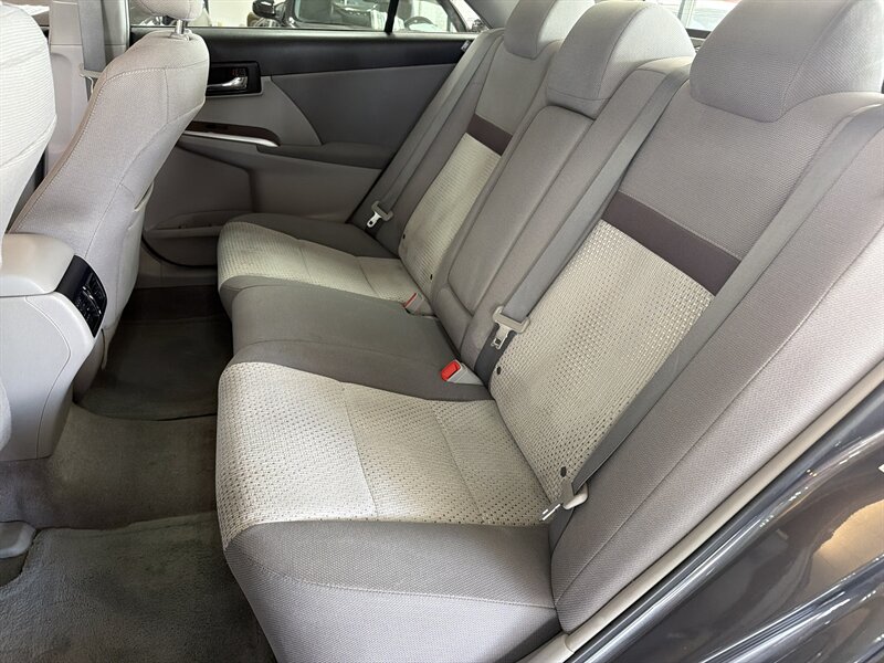 2012 Toyota Camry XLE 4DR SEDAN - Photo 20 - Hamilton, OH 45015