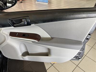 2012 Toyota Camry XLE 4DR SEDAN - Photo 27 - Hamilton, OH 45015