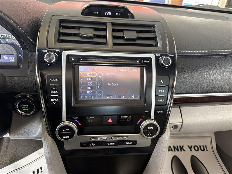 2012 Toyota Camry XLE 4DR SEDAN - Photo 14 - Hamilton, OH 45015