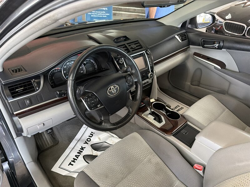 2012 Toyota Camry XLE 4DR SEDAN - Photo 10 - Hamilton, OH 45015