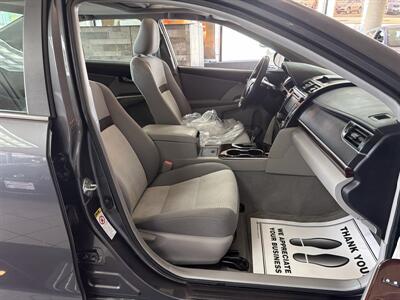 2012 Toyota Camry XLE 4DR SEDAN - Photo 25 - Hamilton, OH 45015