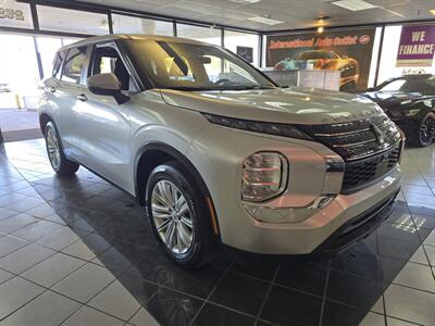 2024 Mitsubishi Outlander ES   - Photo 3 - Hamilton, OH 45015