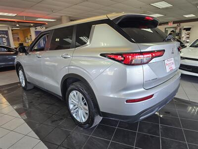 2024 Mitsubishi Outlander ES   - Photo 6 - Hamilton, OH 45015