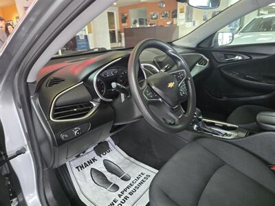 2025 Chevrolet Malibu LT 4DR SEDAN   - Photo 8 - Hamilton, OH 45015