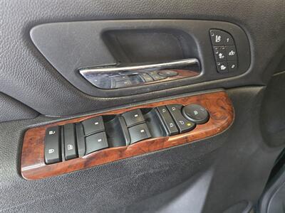 2011 Chevrolet Suburban LTZ  4DR SUV 4WD   - Photo 18 - Hamilton, OH 45015
