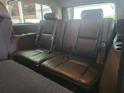 2011 Chevrolet Suburban LTZ  4DR SUV 4WD   - Photo 8 - Hamilton, OH 45015