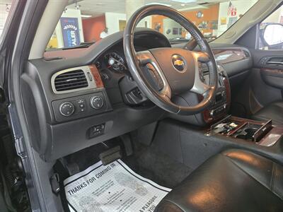 2011 Chevrolet Suburban LTZ  4DR SUV 4WD   - Photo 7 - Hamilton, OH 45015
