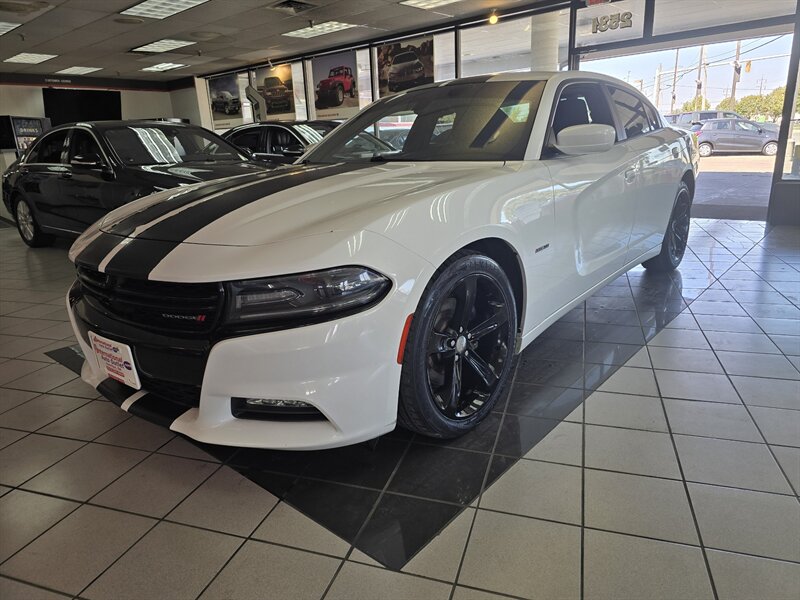 2016 Dodge Charger R/T   - Photo 1 - Hamilton, OH 45015