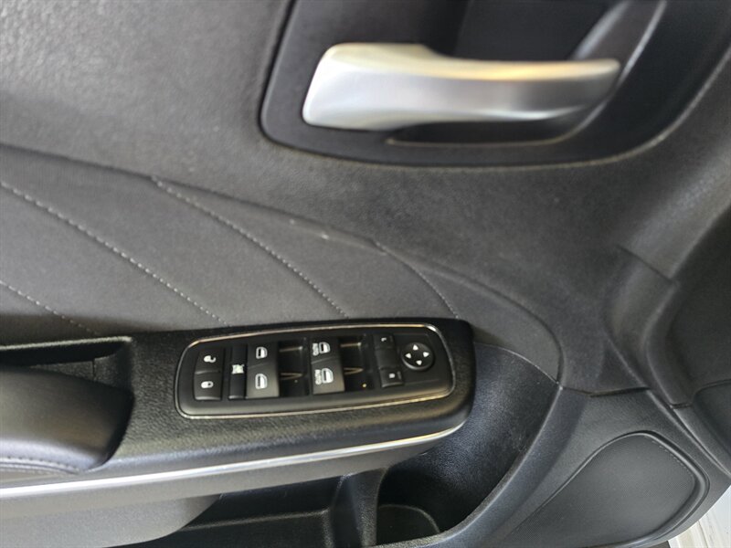 2016 Dodge Charger R/T - Photo 16 - Hamilton, OH 45015